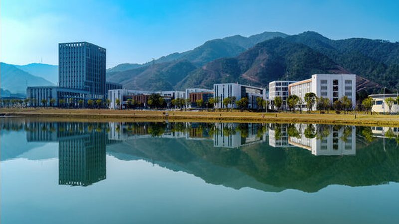 SMT贴片机参数解析：揭秘选购背后的技术逻辑